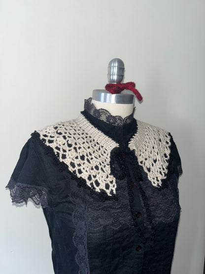 crochet lace collar - antique white w/ black